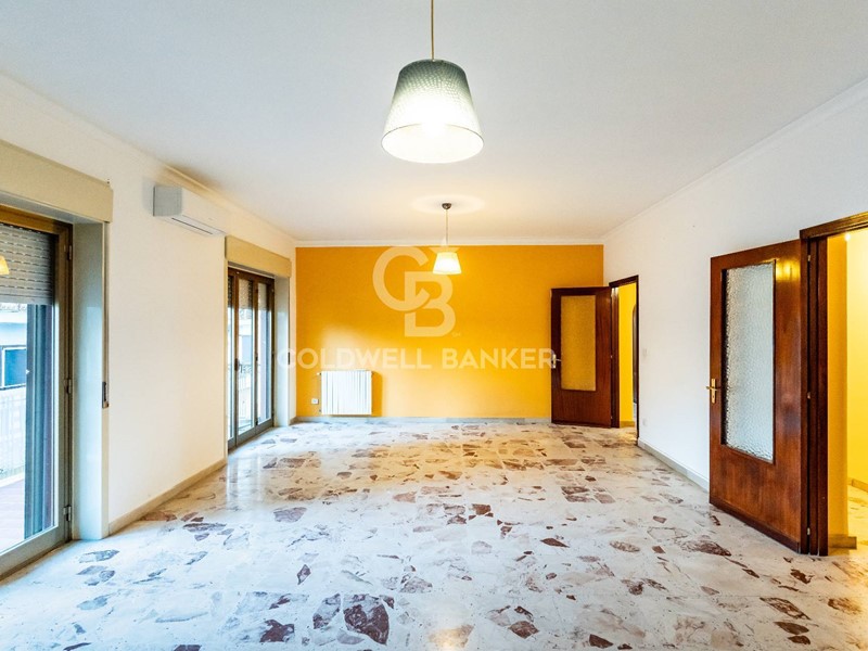 Appartamento in Vendita a Catania, 219'000&euro;, 155 m²