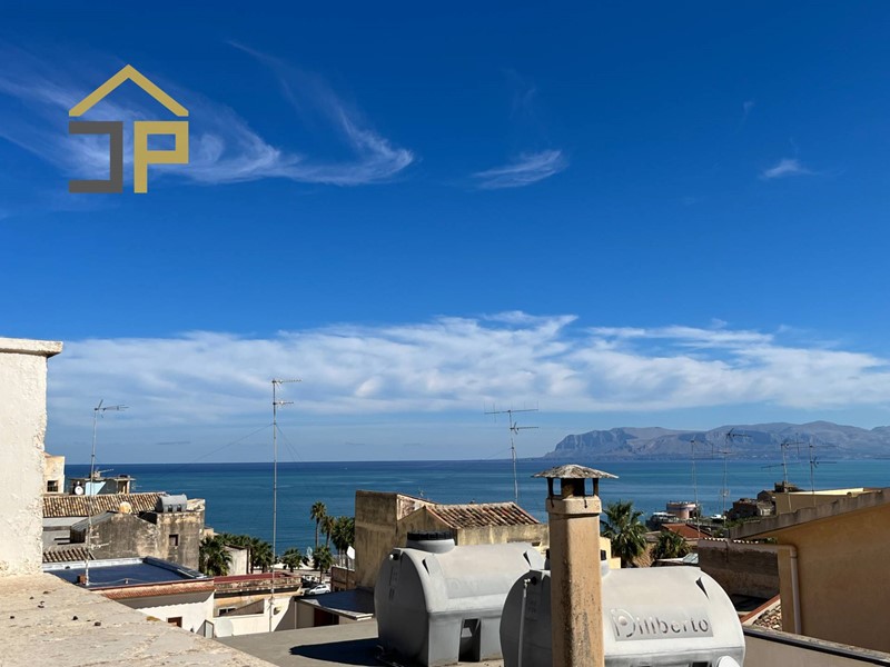 Casa Indipendente in Vendita a Castellammare del Golfo, 300'000€, 280 m²