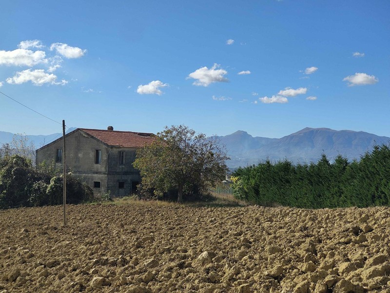 Rustico in Vendita a Acquaviva Picena, 320'000€, 268 m²