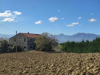 Rustico in Vendita a Acquaviva Picena, 320'000€, 268 m²