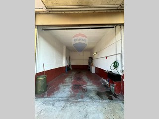 Box in Vendita a Cinisello Balsamo, 34'500€, 34 m²