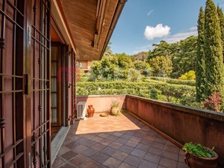 Appartamento in Vendita a Brescia, 800'000€, 250 m²