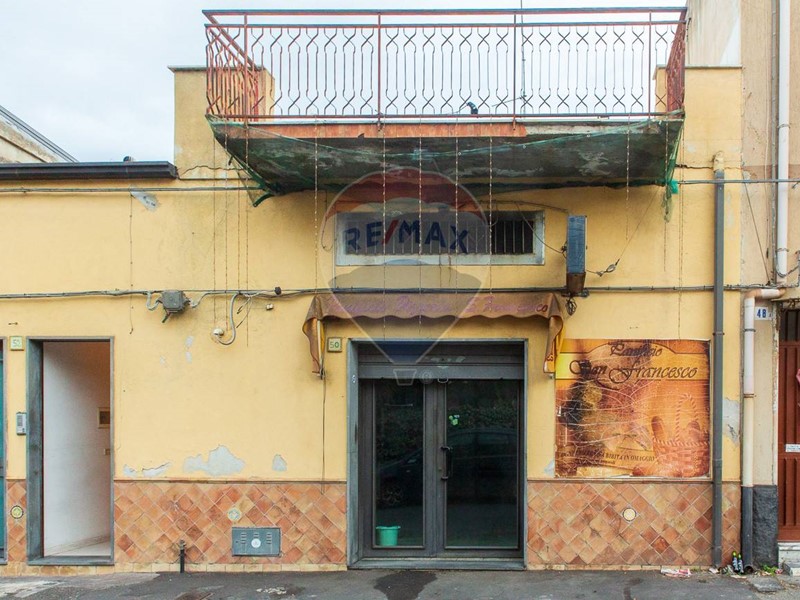 Immobile commerciale in Vendita a Catania, 79'000&euro;, 103 m²