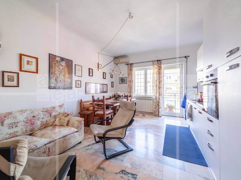 Trilocale in Vendita a Guidonia Montecelio, 180'000€, 78 m²