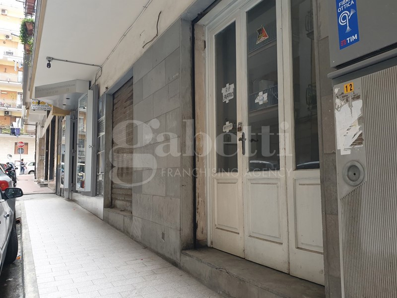 Negozio in Vendita a Marano di Napoli, 59'000&euro;, 65 m²