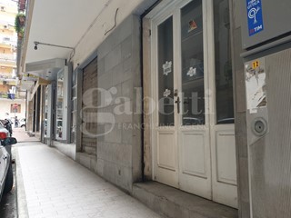 Negozio in Vendita a Marano di Napoli, 59'000&euro;, 65 m²