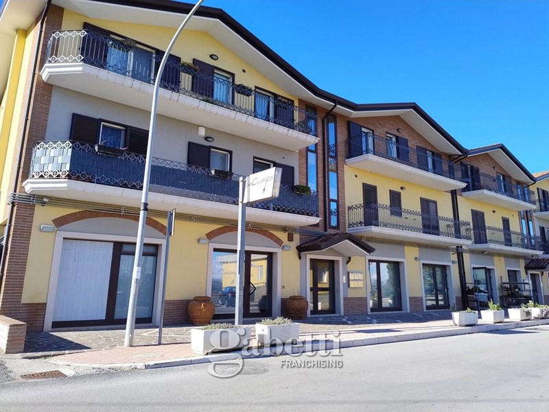 Negozio in Affitto a Campodipietra, 800€, 160 m², arredato