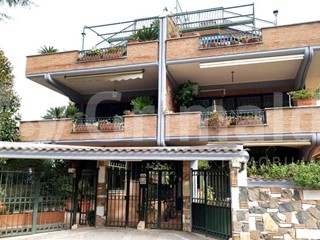 Appartamento in Vendita a Roma, 950'000€, 330 m²