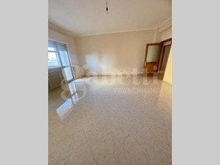 Quadrilocale in Affitto a Barletta, 720€, 130 m²