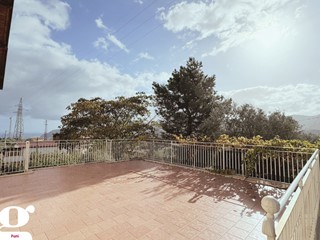 Casa Indipendente in Vendita a Patti, 160'000€, 300 m²