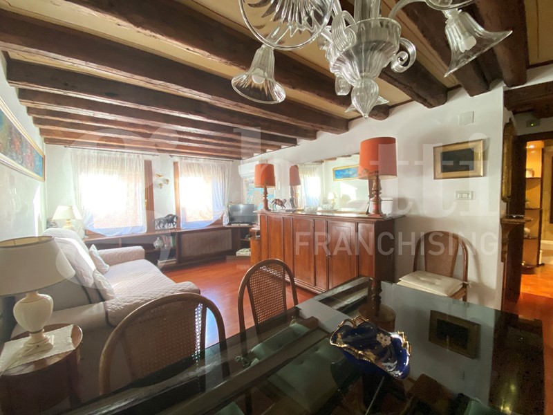 Trilocale in Vendita a Venezia, 395'000€, 70 m²