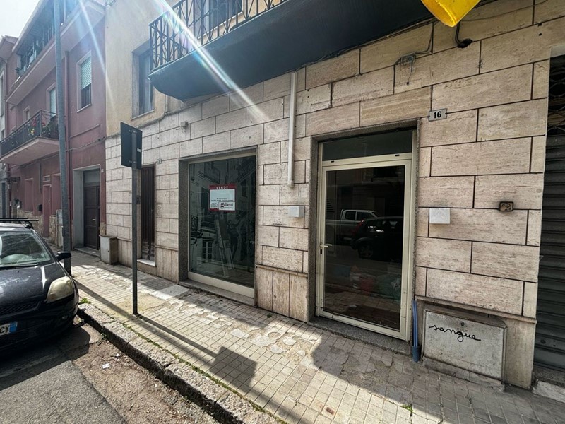 Negozio in Affitto a Iglesias, 600&euro;, 80 m²