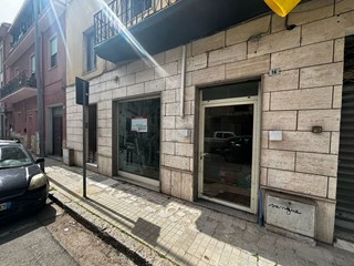 Negozio in Affitto a Iglesias, 600&euro;, 80 m²