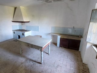 Villa in Vendita a Scansano, 480'000&euro;, 360 m²