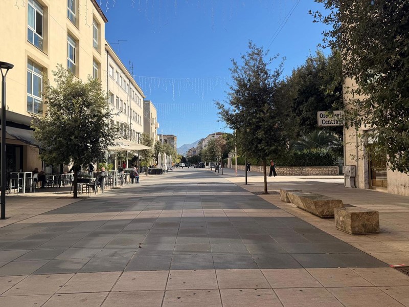 Attività commerciale in Vendita a Cassino, 140'000€, 60 m²