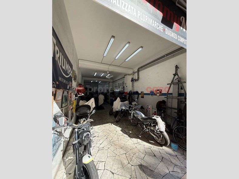 Negozio in Vendita a Bari, 138'000€, 65 m², arredato