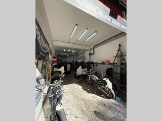 Negozio in Vendita a Bari, 138'000€, 65 m², arredato