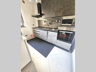 Trilocale in Vendita a Bari, 155'000€, 75 m²