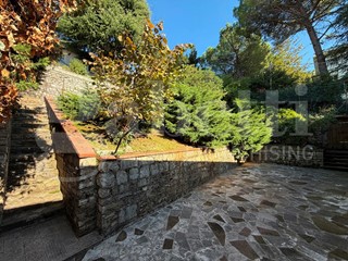 Villa in Vendita a Brescia, 1'280'000€, 788 m², arredato