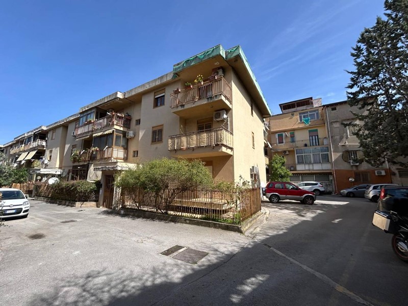 Trilocale in Vendita a Palermo, 129'000€, 98 m²