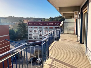 Appartamento in Affitto a Napoli, 950&euro;, 90 m²
