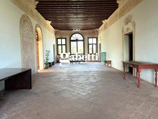 Villa in Vendita a Agna, 1600 m²