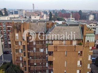 Appartamento in Vendita a Seregno, 380'000€, 211 m²