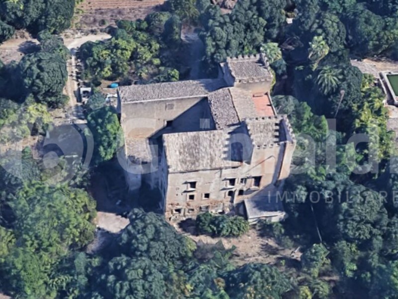 Casale in Vendita a Palermo, 1'300'000€, 1300 m²