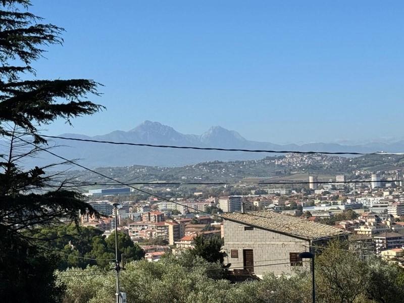 Appartamento in Vendita a Pescara, 229'000€, 146 m², con Box