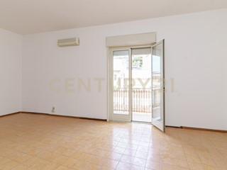 Appartamento in Vendita a Motta Sant'Anastasia, 90'000€, 140 m², arredato, con Box