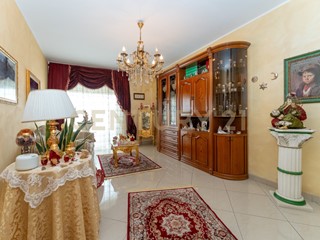 Trilocale in Vendita a Catania, 89'000&euro;, 97 m²