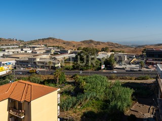 Quadrilocale in Vendita a Misterbianco, 145'000€, 150 m², con Box