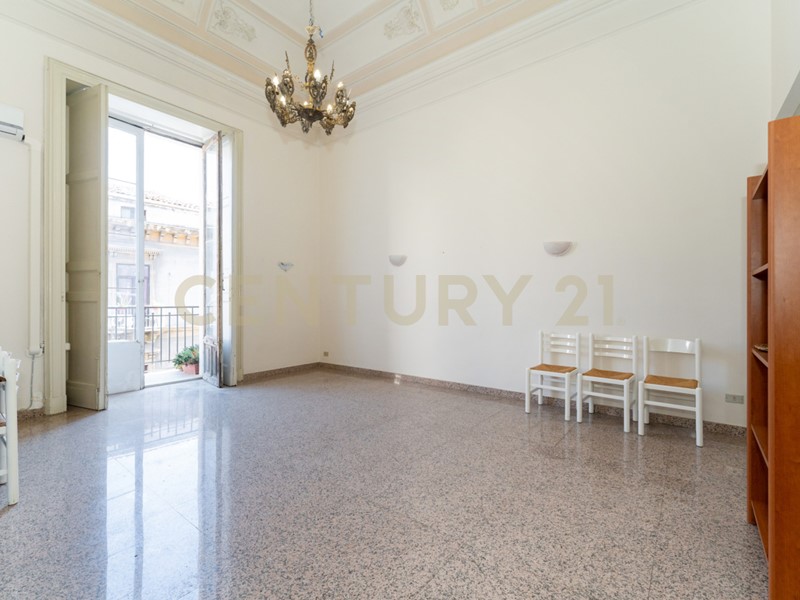 Bilocale in Affitto a Catania, 700&euro;, 90 m²