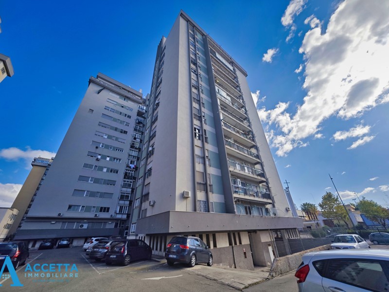 Quadrilocale in Vendita a Taranto, zona Rione Italia - Montegranaro, 159'000€, 122 m²