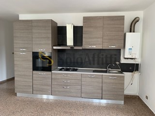 Bilocale in Affitto a Brescia, zona Brescia Antica, 750€, 60 m², arredato
