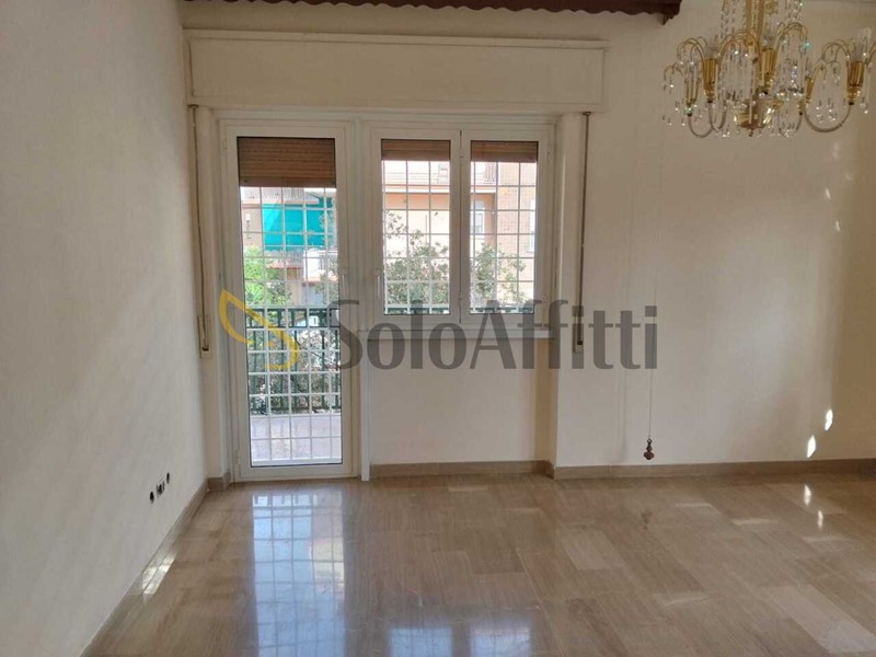 Bilocale in Affitto a Ciampino, zona Centro, 1'000€, 80 m², arredato