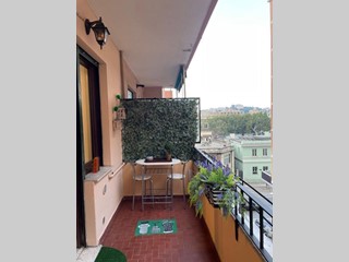 Appartamento in Vendita a Genova, zona Centro, 240'000€, 100 m²