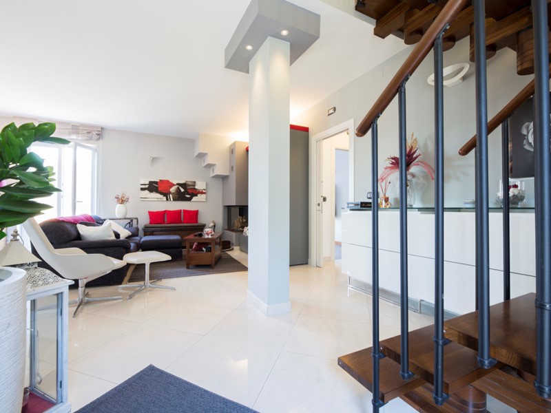 Appartamento in Vendita a Genova, zona Pontedecimo, 400'000€, 140 m², con Box