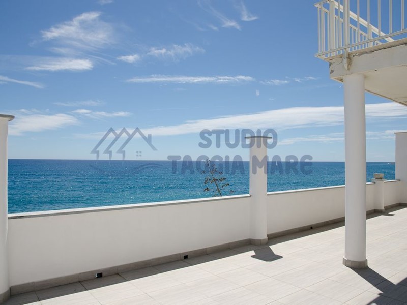 Appartamento in Vendita a Cipressa, 1'800'000€, 170 m²