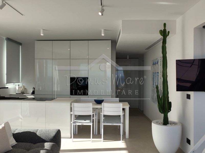 Quadrilocale in Vendita a Bergeggi, 135 m², arredato