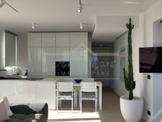 Quadrilocale in Vendita a Bergeggi, 135 m², arredato
