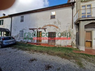 Casa Semi Indipendente in Vendita a Collesalvetti, zona Parrana San Martino, 220'000&euro;, 150 m²