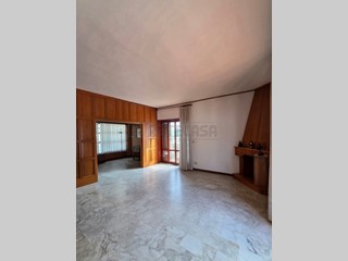 Appartamento in Vendita a Pagani, zona centro, 320'000&euro;, 250 m², con Box