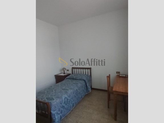 Stanza in Affitto a Melzo, zona Semicentro, 450€, 20 m², arredato