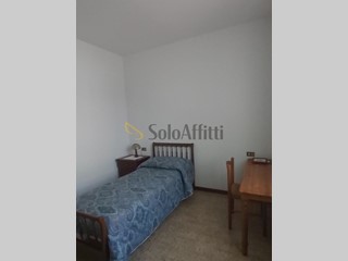 Stanza in Affitto a Melzo, zona Semicentro, 400€, 20 m², arredato
