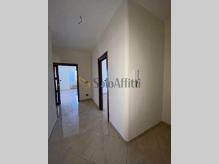 Ufficio in Affitto a Barletta, zona Centro, 790€, 145 m²
