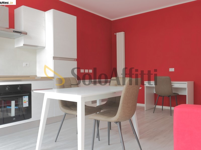 Bilocale in Affitto a Desio, zona Spaccone, 650€, 56 m², arredato