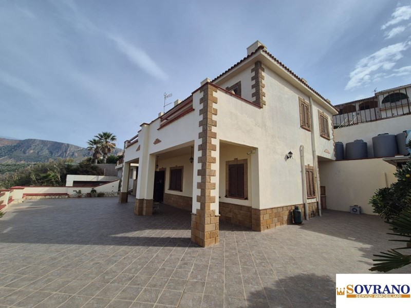 Villa in Vendita a Trappeto, 480'000€, 120 m²