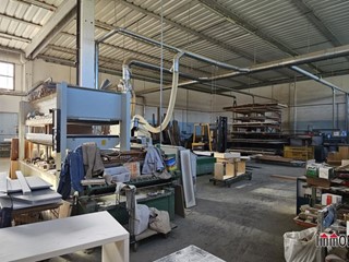 Capannone in Vendita a Monteriggioni, 550'000€, 760 m²