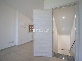 Trilocale in Affitto a Ello, 550€, 92 m²